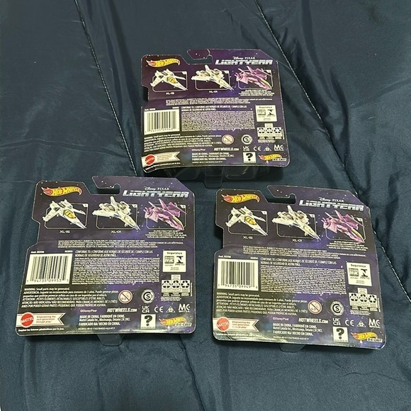 Set of 3 Disney Pixar Lightyear Hotwheels Spacecrafts - Picture 3 of 3